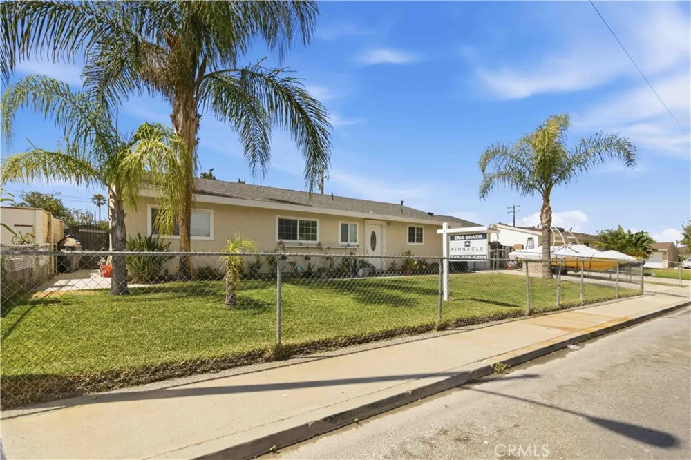 1582 Dakin Simi Valley, CA 93065