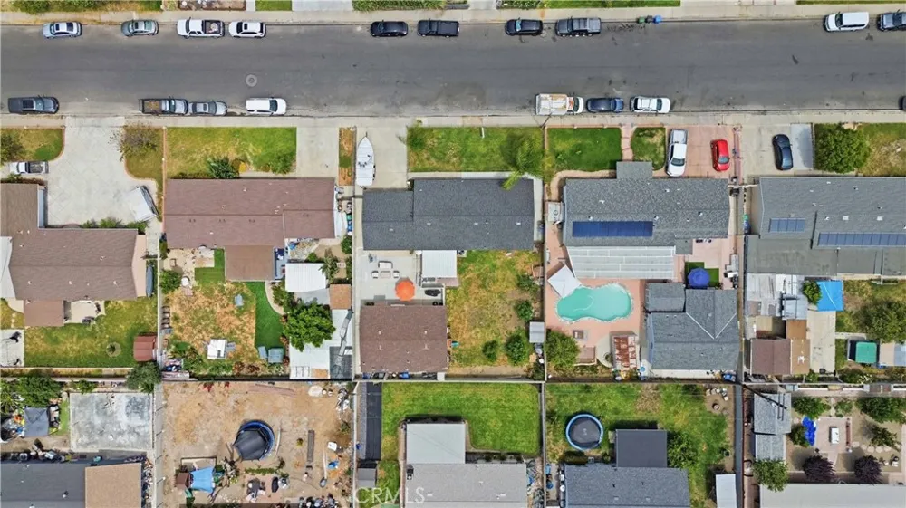 1582 Dakin Simi Valley, CA 93065