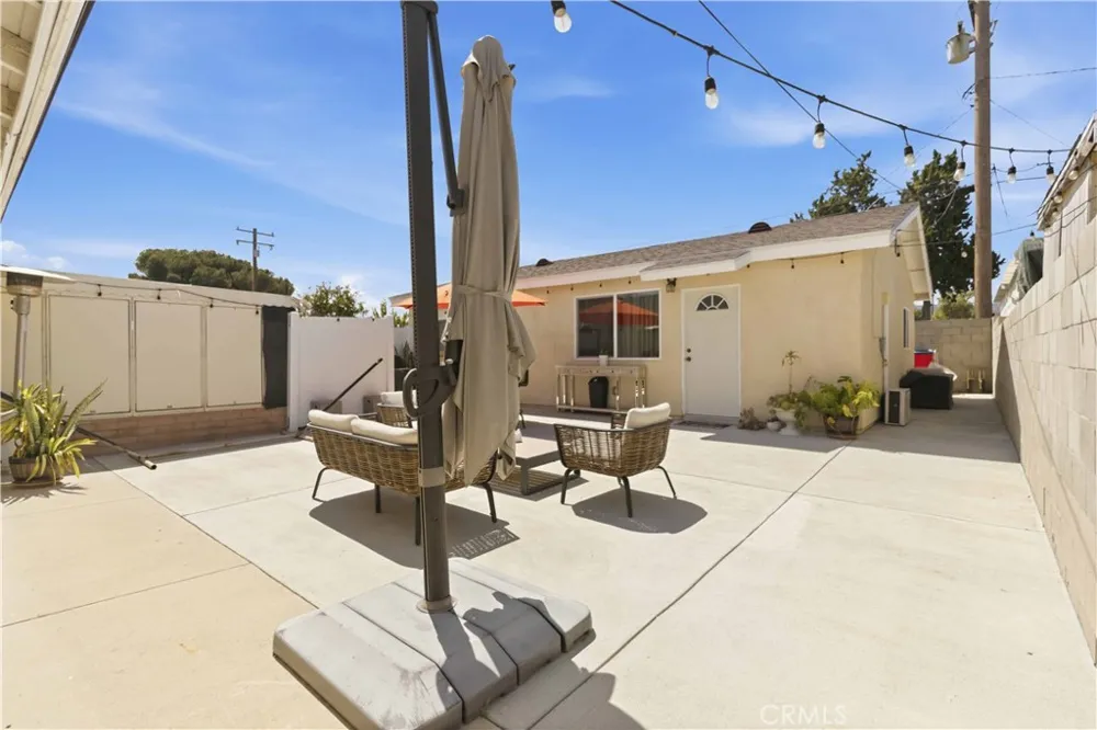 1582 Dakin Simi Valley, CA 93065