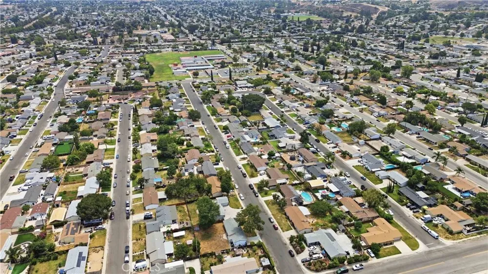 1582 Dakin Simi Valley, CA 93065
