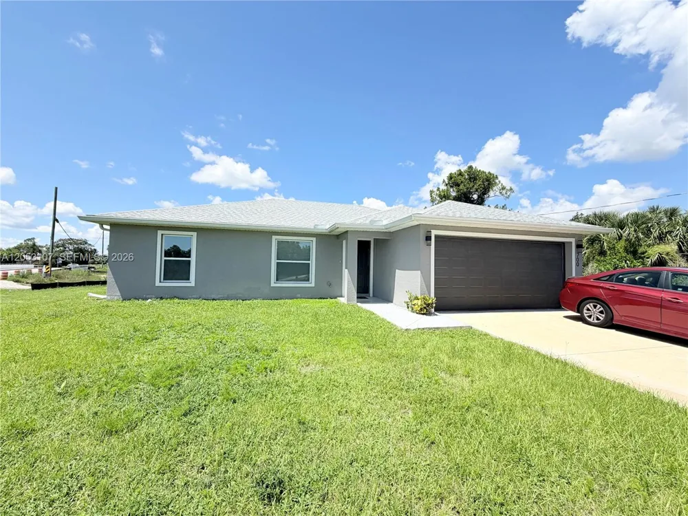 700 Connecticut #Ln Lehigh Acres, FL 33936