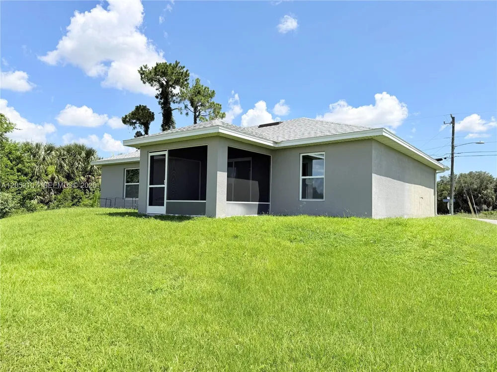 700 Connecticut #Ln Lehigh Acres, FL 33936