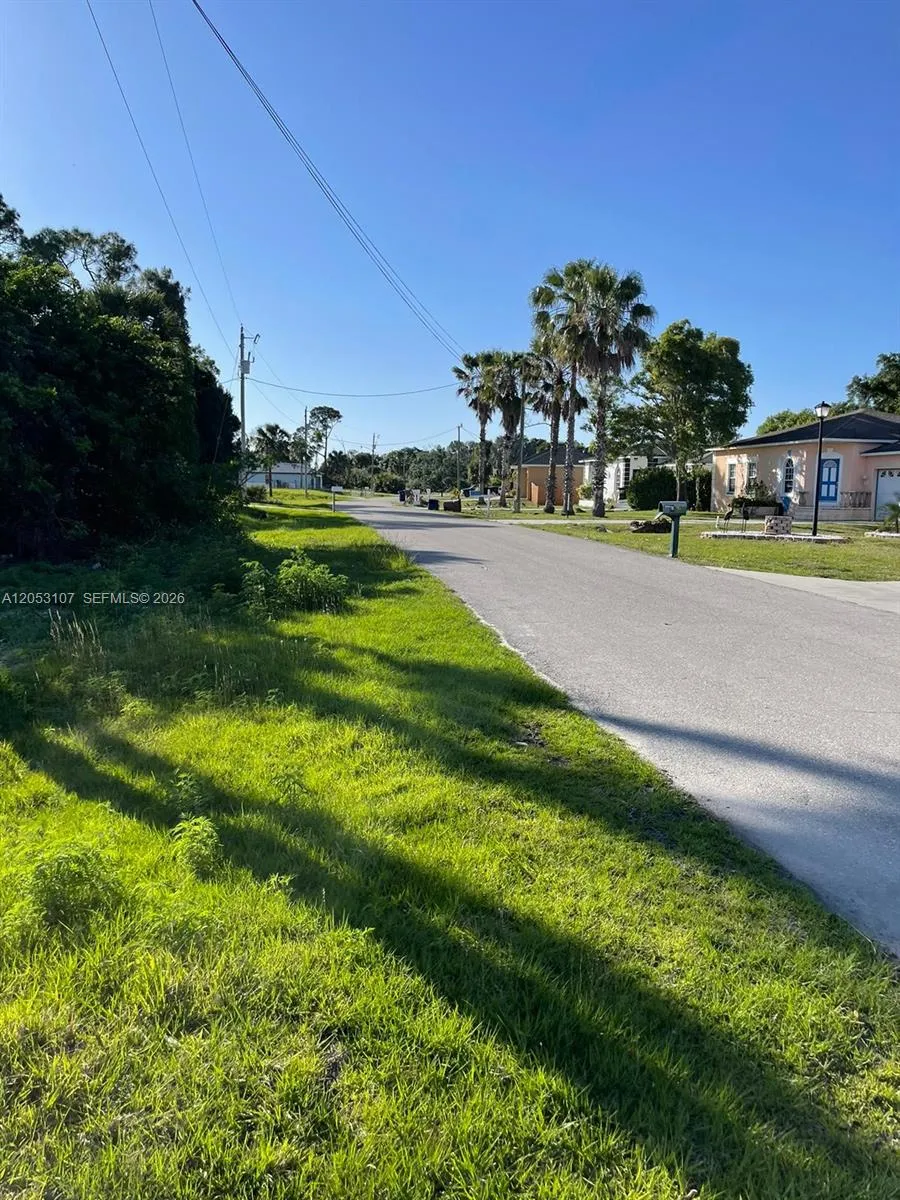 700 Connecticut #Ln Lehigh Acres, FL 33936