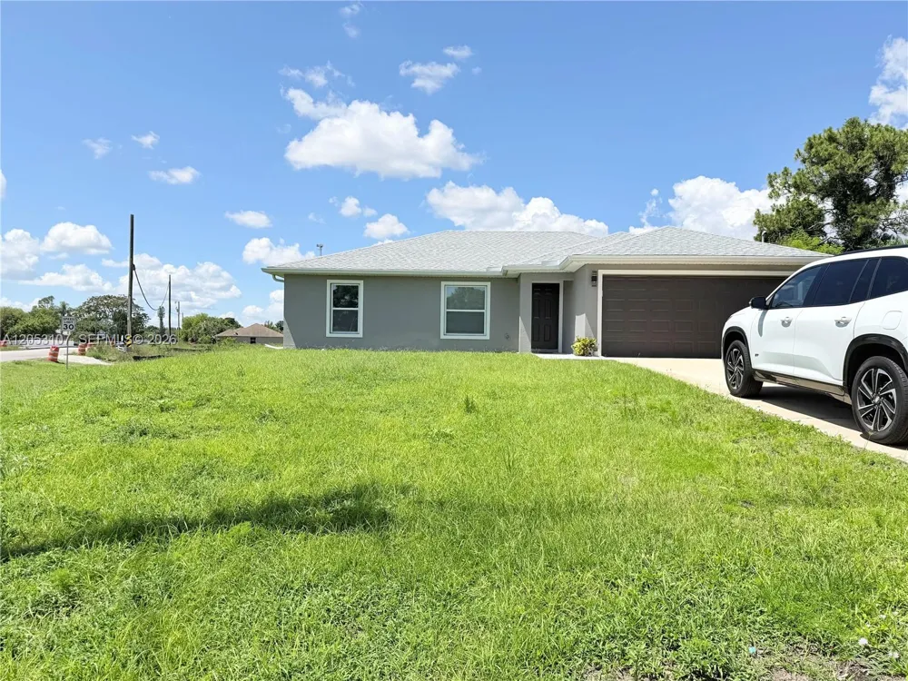 700 Connecticut #Ln Lehigh Acres, FL 33936