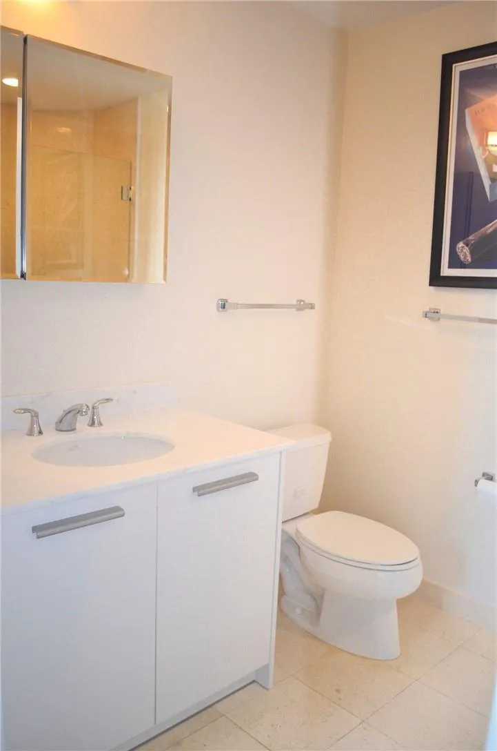 1060 Brickell Avenue #1617 Miami, FL 33131