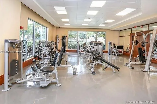 1060 Brickell Avenue #1617 Miami, FL 33131