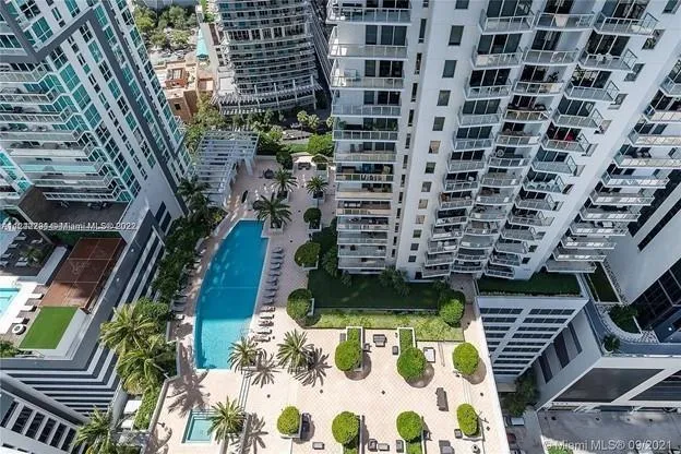 1060 Brickell Avenue #1617 Miami, FL 33131