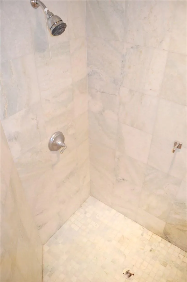 1060 Brickell Avenue #1617 Miami, FL 33131