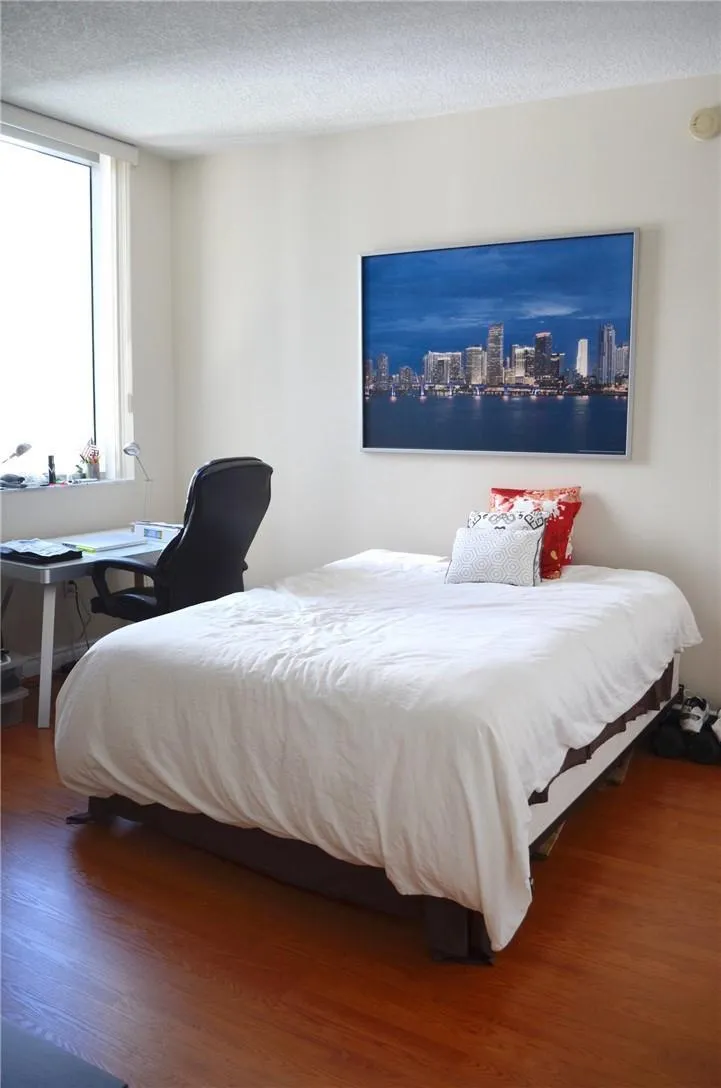 1060 Brickell Avenue #1617 Miami, FL 33131