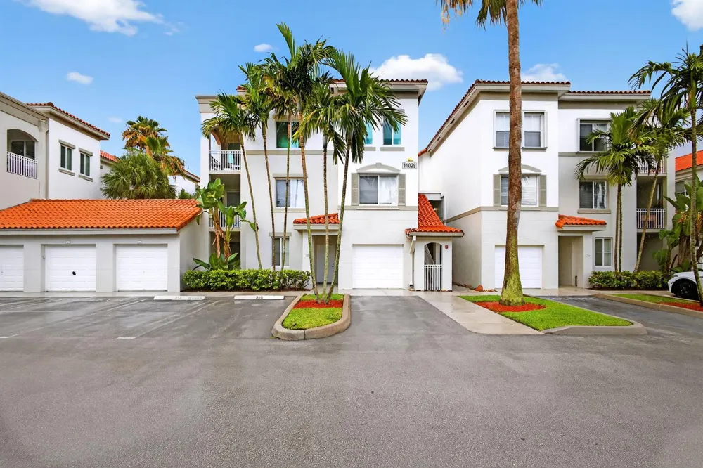 11029 LEGACY BOULEVARD #201 Palm Beach Gardens, FL 33410