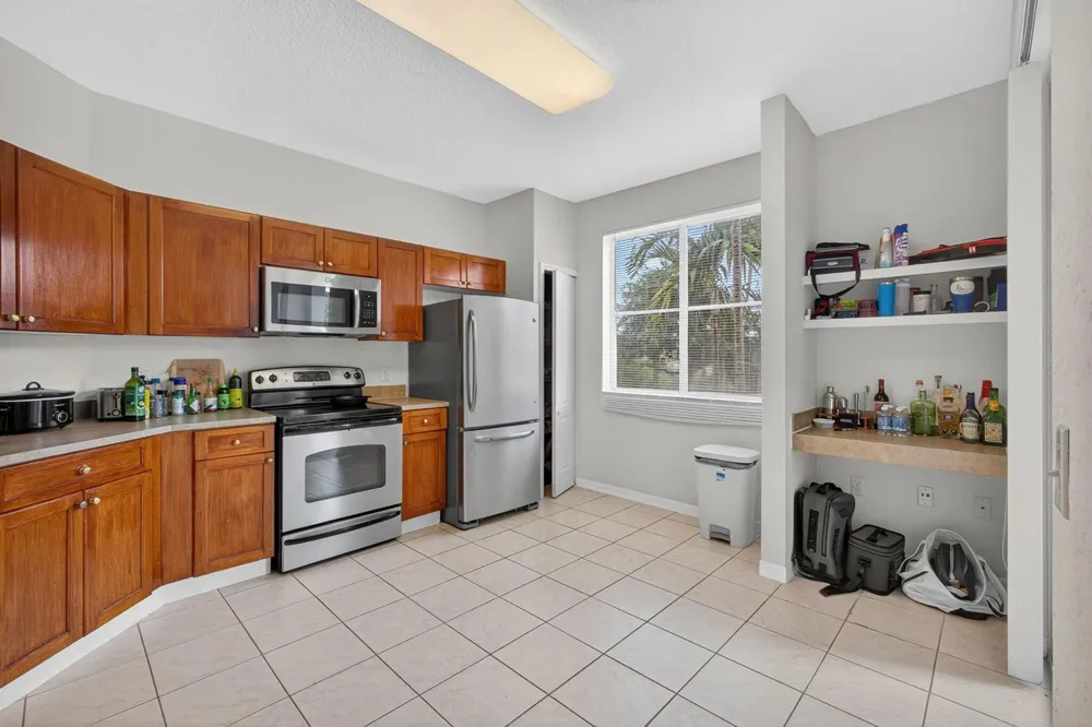 11029 LEGACY BOULEVARD #201 Palm Beach Gardens, FL 33410