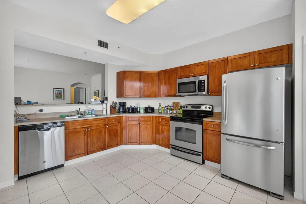 11029 LEGACY BOULEVARD #201 Palm Beach Gardens, FL 33410