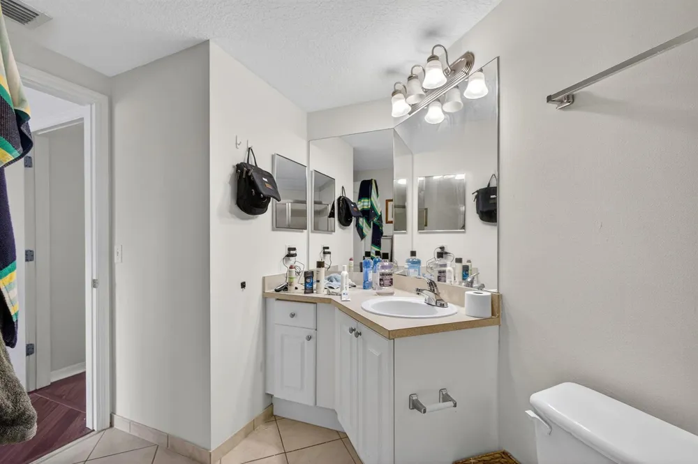 11029 LEGACY BOULEVARD #201 Palm Beach Gardens, FL 33410