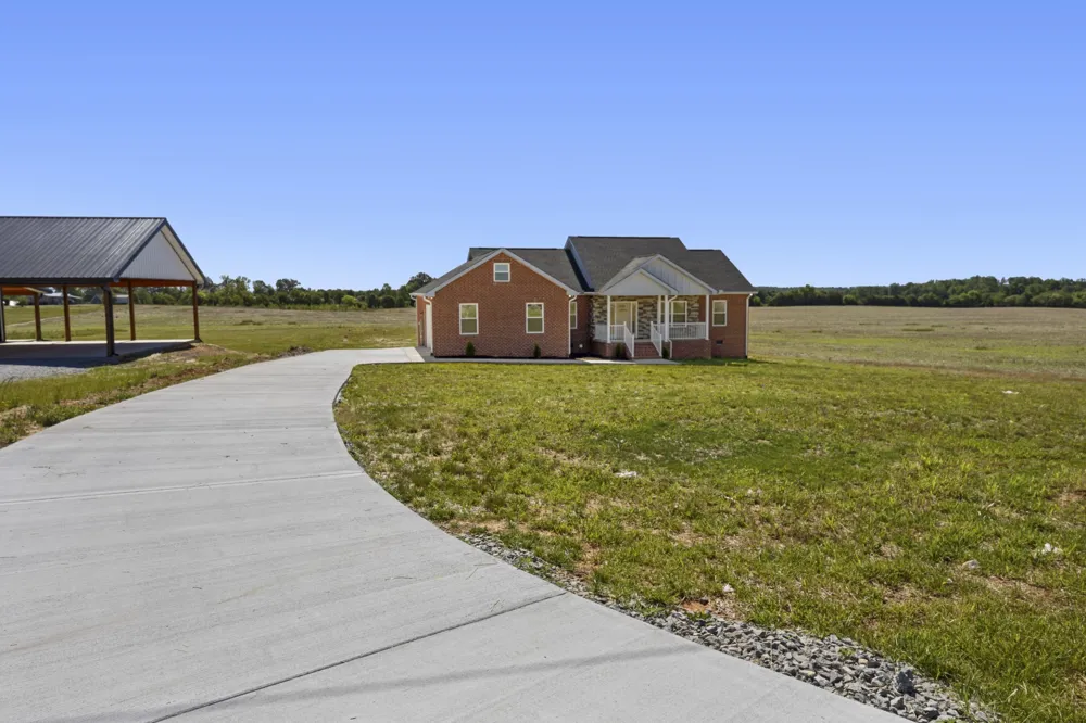 6265 McMinnville Hwy Smithville, TN 37166