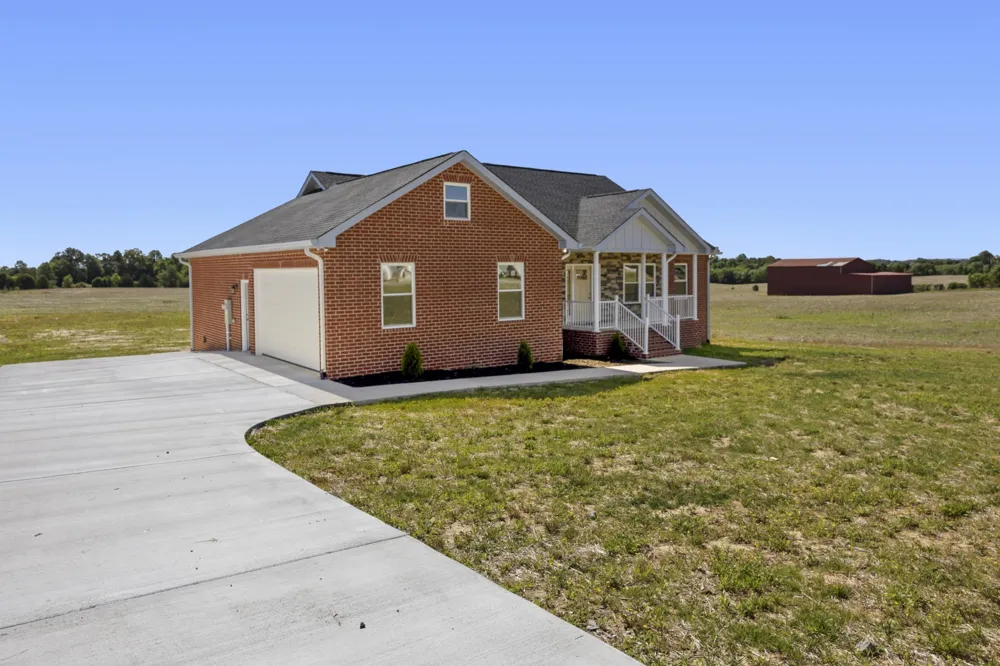 6265 McMinnville Hwy Smithville, TN 37166