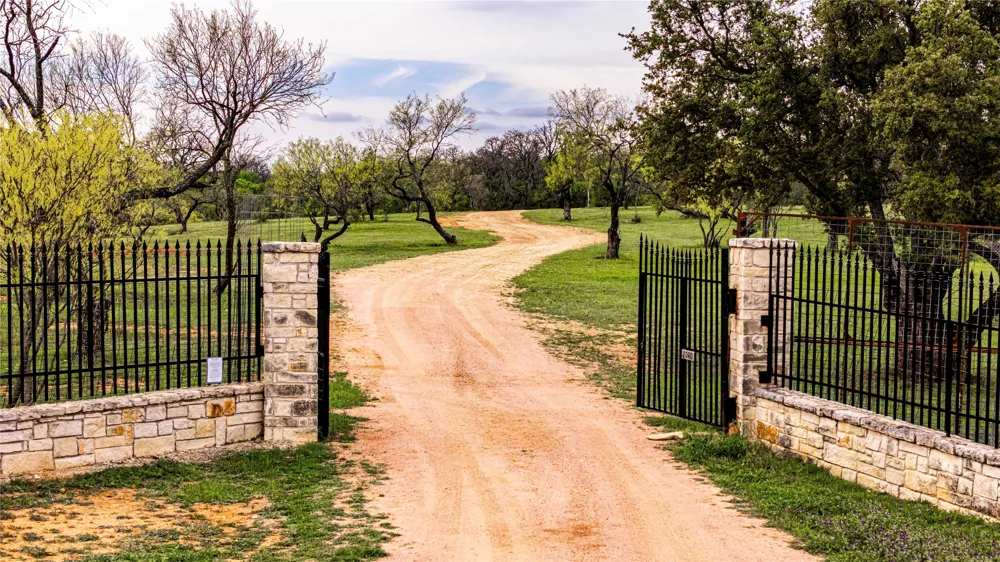 7735 Fm 502 Rochelle, TX 76872