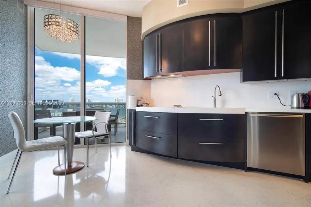 18101 Collins Ave #1101 Sunny Isles Beach, FL 33160