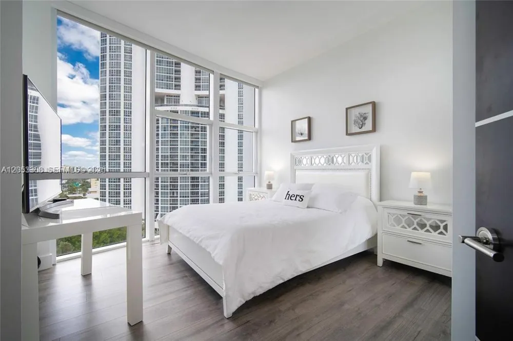 18101 Collins Ave #1101 Sunny Isles Beach, FL 33160