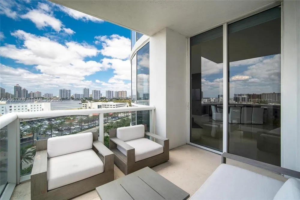 18101 Collins Ave #1101 Sunny Isles Beach, FL 33160