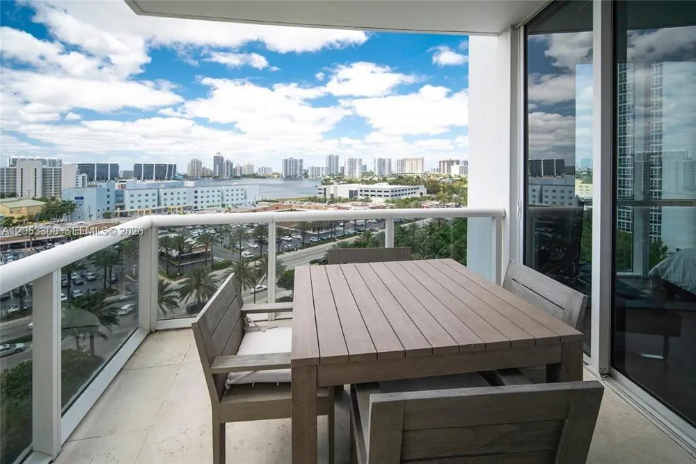18101 Collins Ave #1101 Sunny Isles Beach, FL 33160