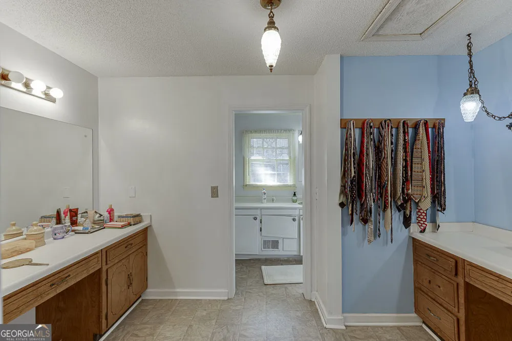 329 RIVERBEND DR Royston, GA 30662