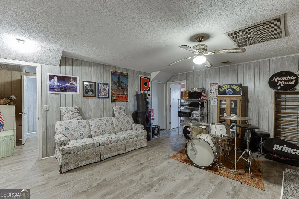 329 RIVERBEND DR Royston, GA 30662