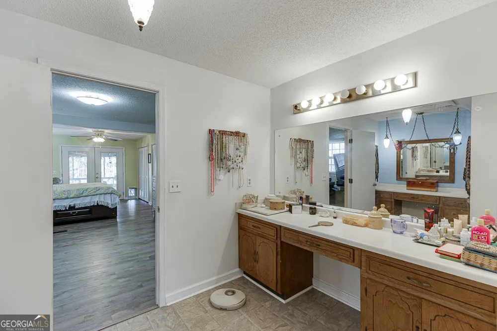 329 RIVERBEND DR Royston, GA 30662