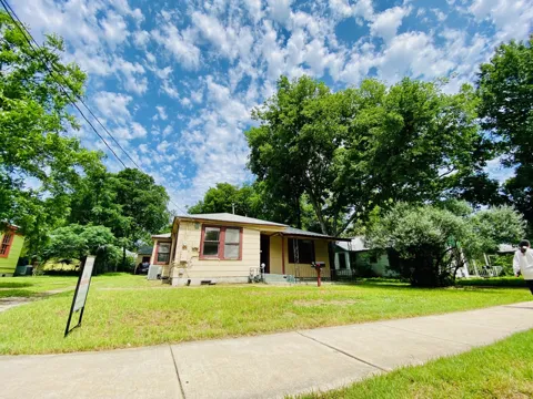 4902 Caswell Avenue #A