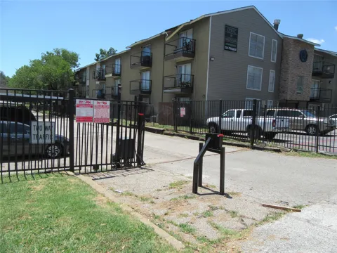 7126 Holly Hill Drive #105