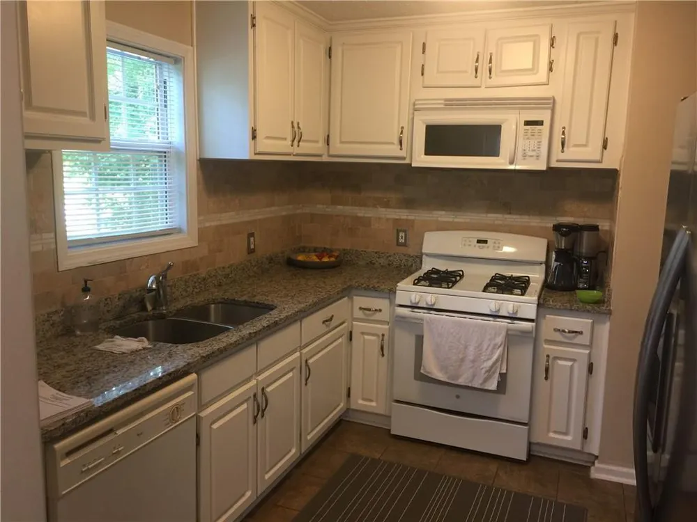 5516 Pinedale Circle Sugar Hill, GA 30518