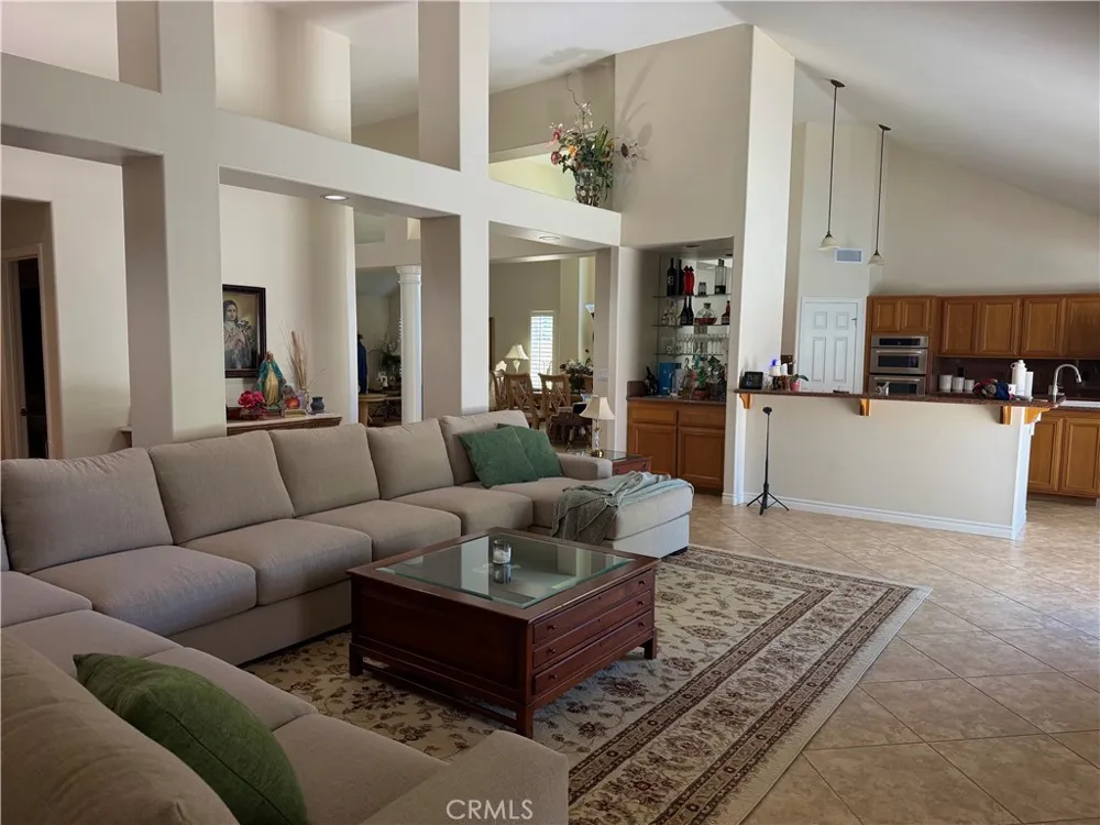 2017 Windemere Way Upland, CA 91784