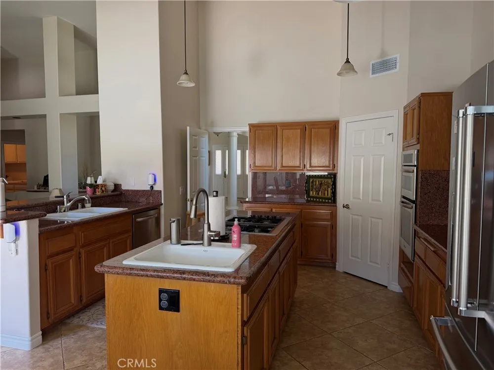 2017 Windemere Way Upland, CA 91784