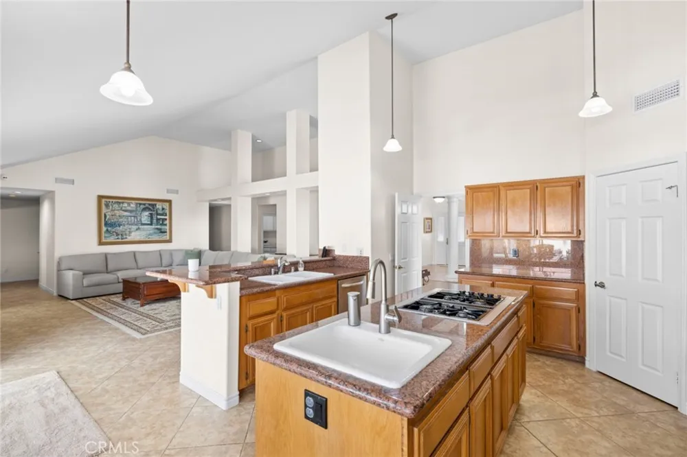 2017 Windemere Way Upland, CA 91784