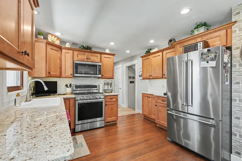 2770 Leonard Street Marne, MI 49435