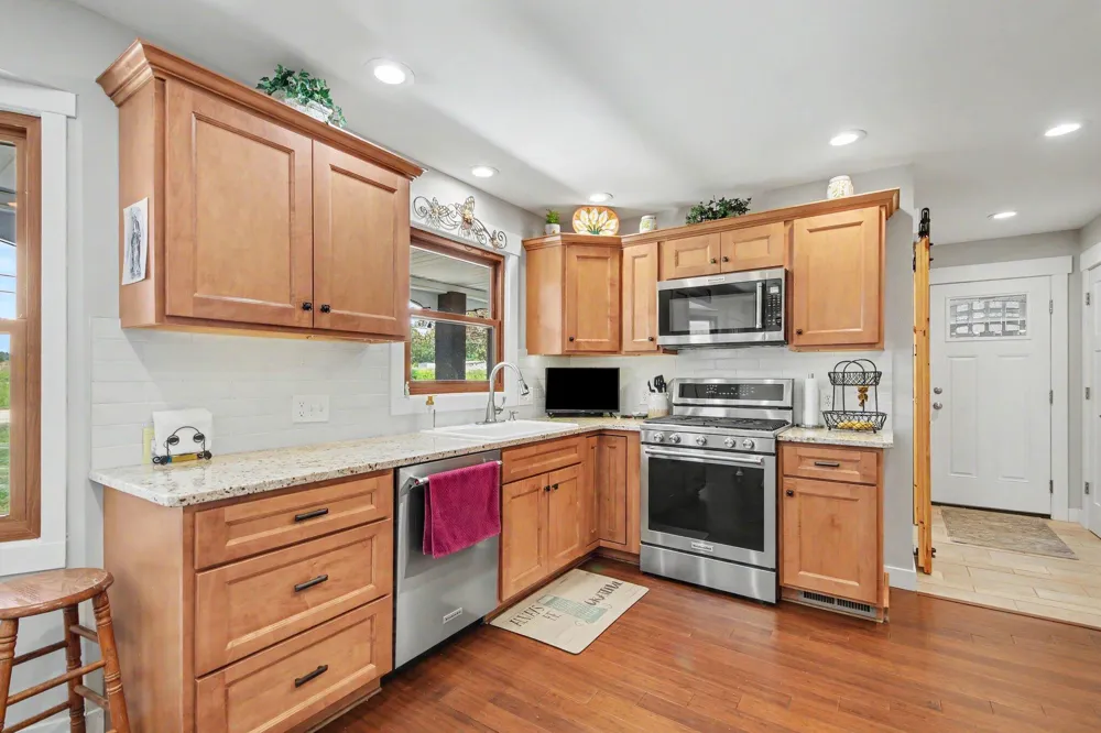 2770 Leonard Street Marne, MI 49435