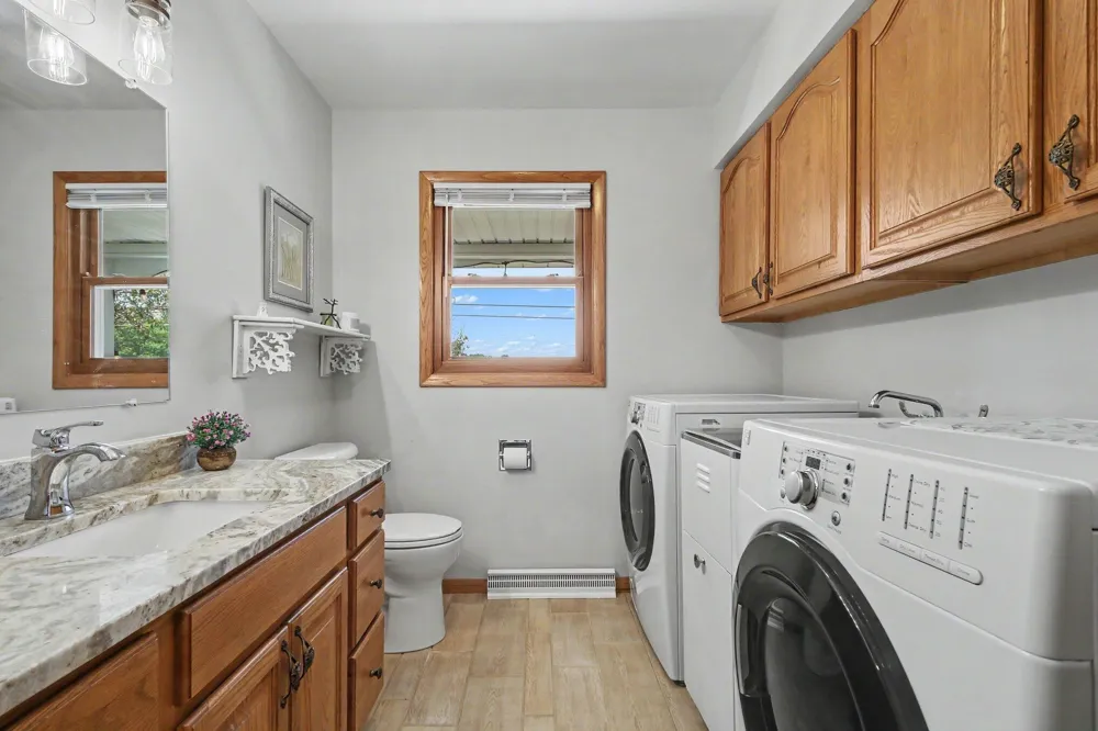 2770 Leonard Street Marne, MI 49435