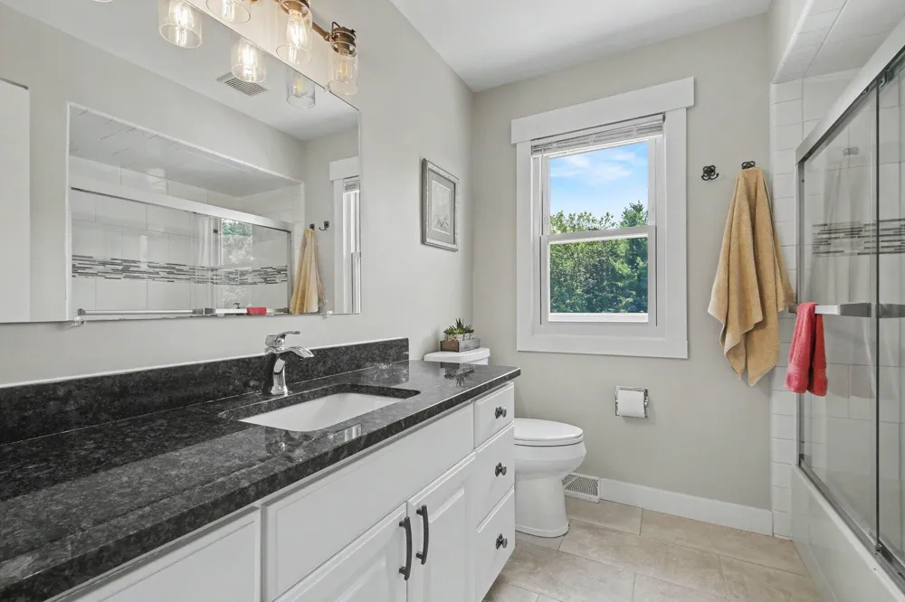 2770 Leonard Street Marne, MI 49435