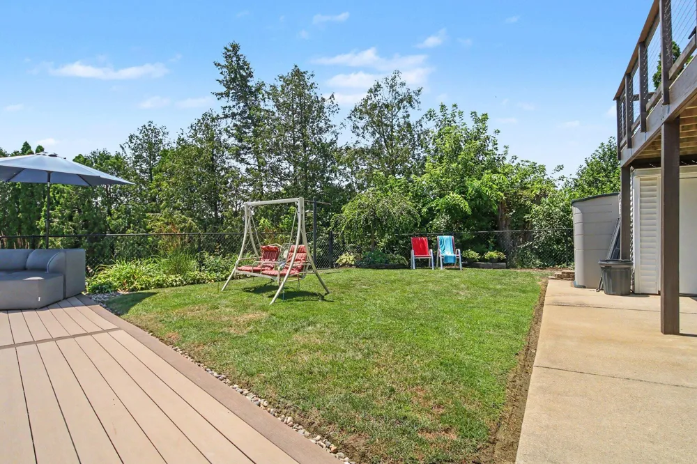 2770 Leonard Street Marne, MI 49435