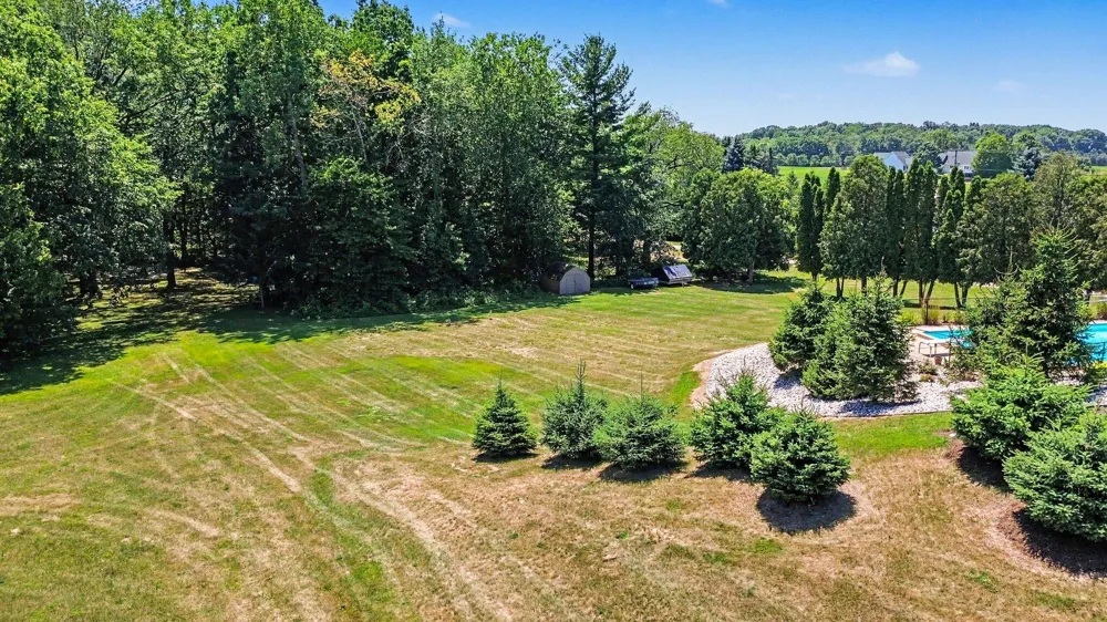 2770 Leonard Street Marne, MI 49435
