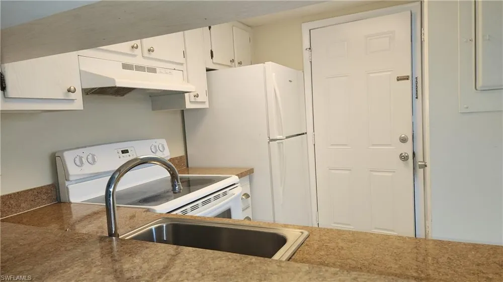 3277 Royal Canadian TRCE #3 Fort Myers, FL 33907