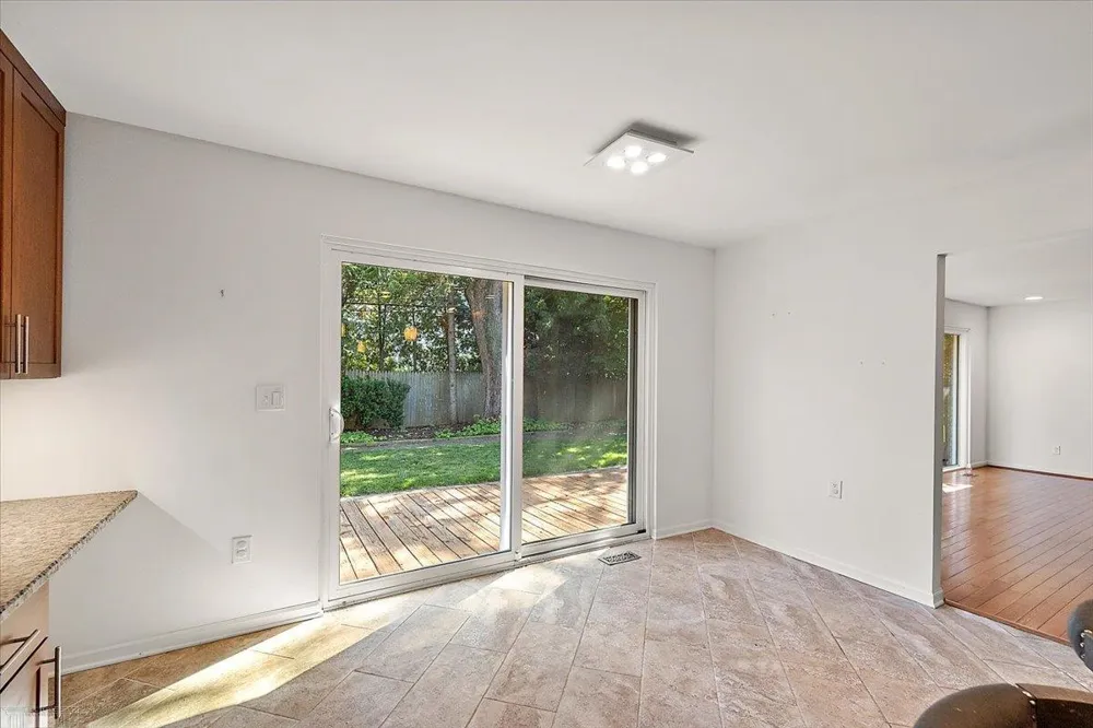 901 Hollywood Avenue Grosse Pointe Woods City, MI 48236