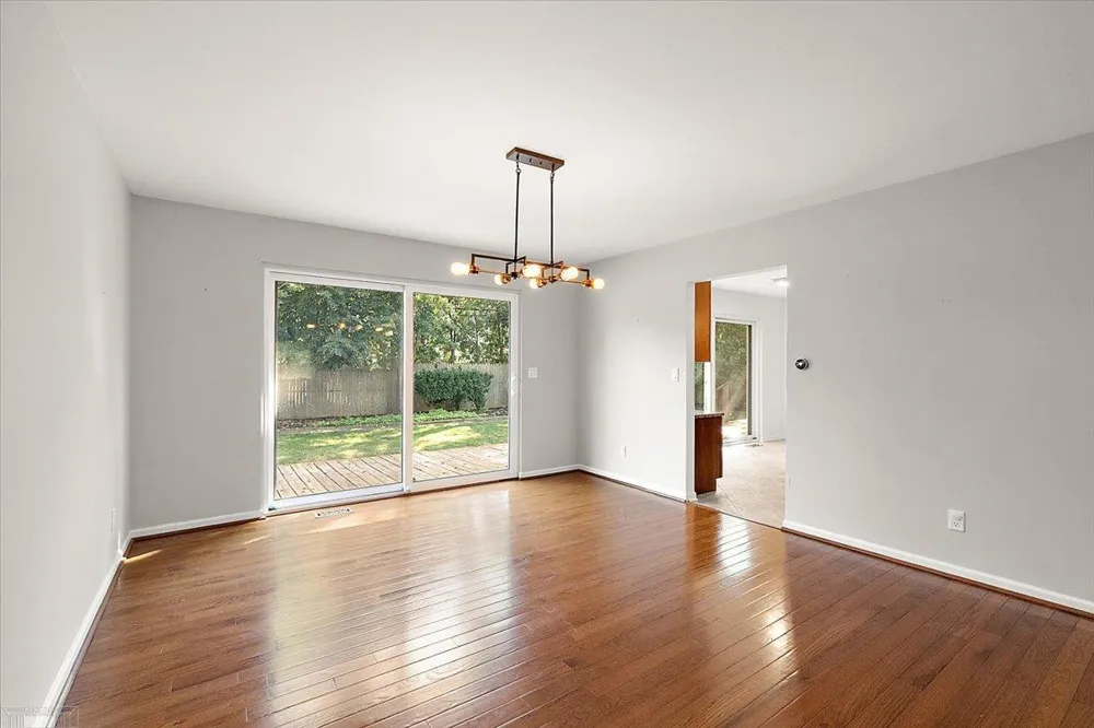 901 Hollywood Avenue Grosse Pointe Woods City, MI 48236