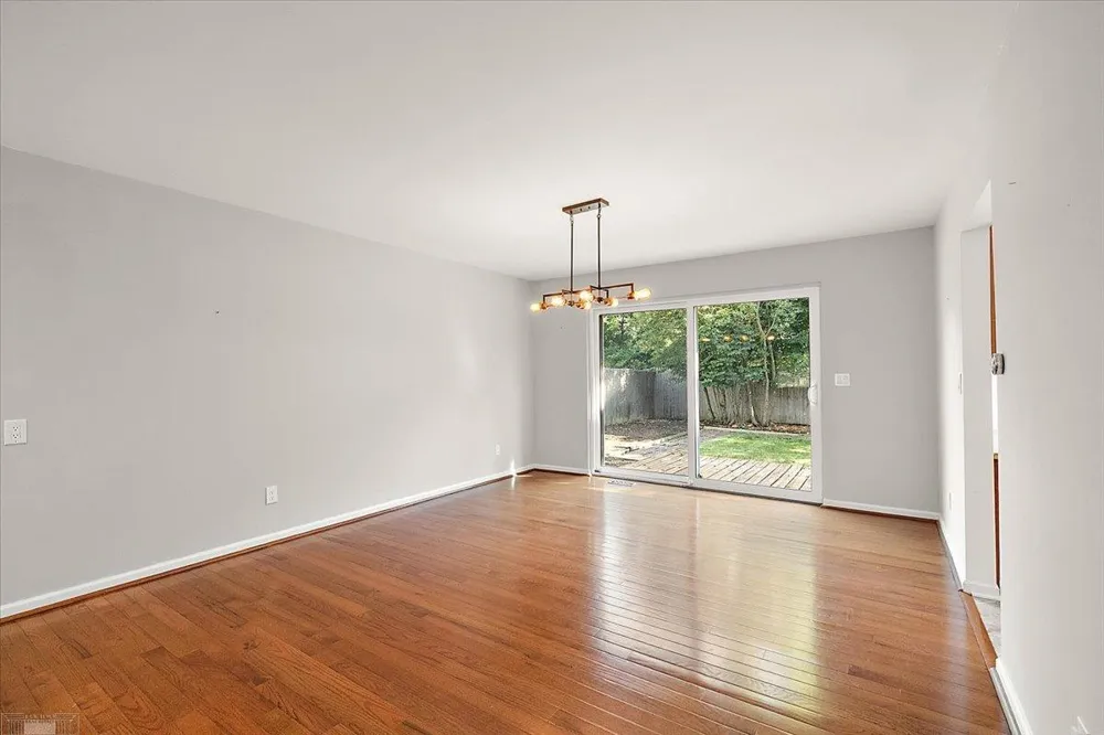 901 Hollywood Avenue Grosse Pointe Woods City, MI 48236