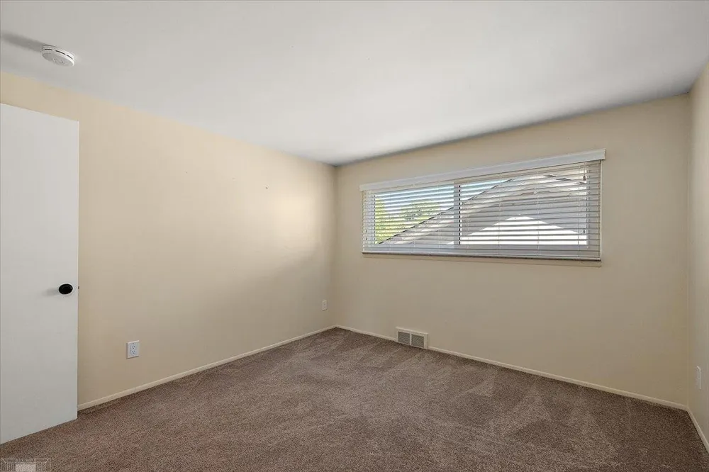 901 Hollywood Avenue Grosse Pointe Woods City, MI 48236