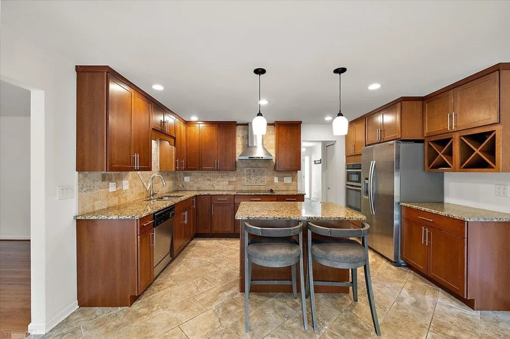 901 Hollywood Avenue Grosse Pointe Woods City, MI 48236