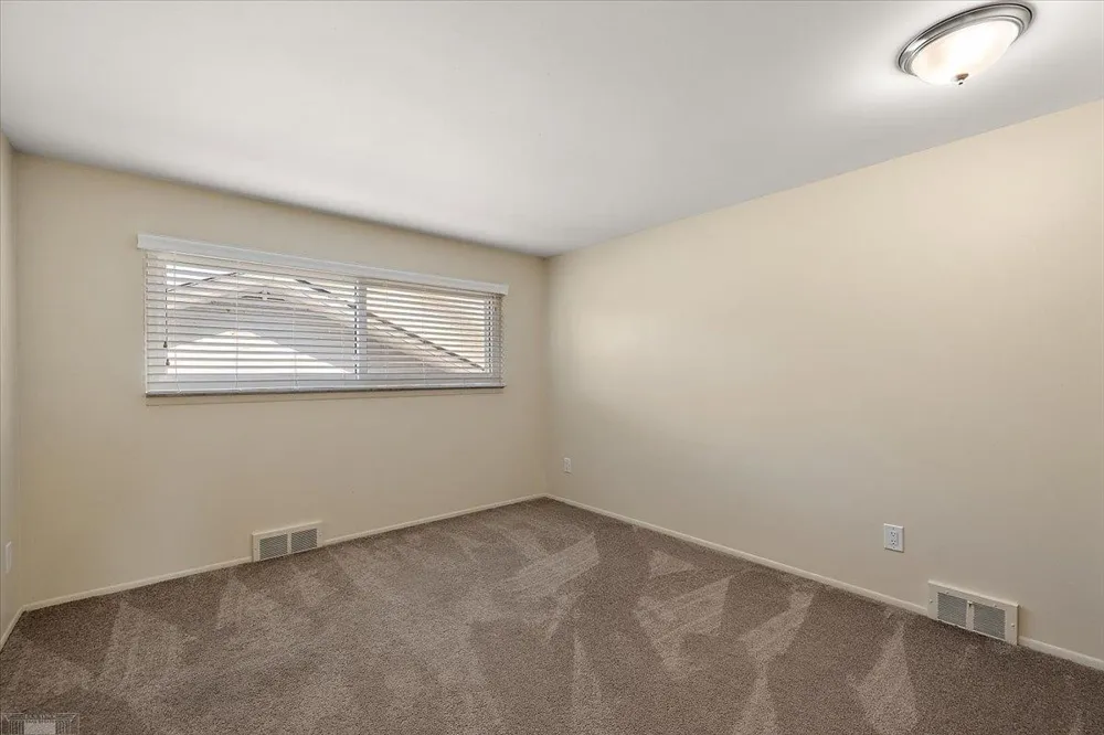 901 Hollywood Avenue Grosse Pointe Woods City, MI 48236