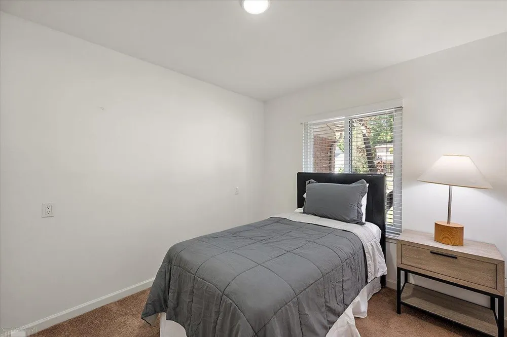 901 Hollywood Avenue Grosse Pointe Woods City, MI 48236