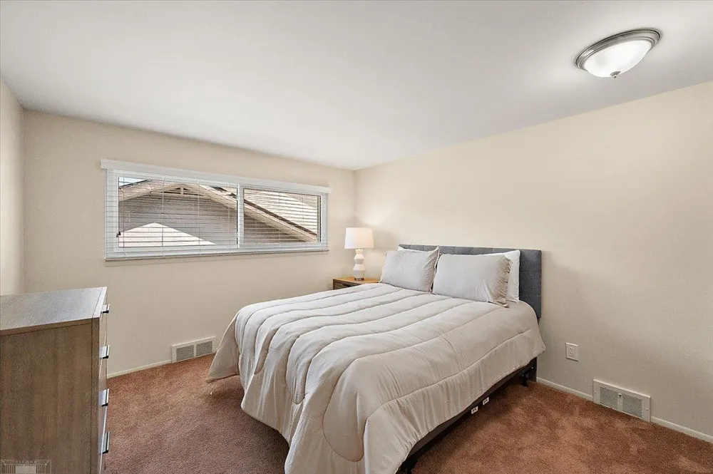 901 Hollywood Avenue Grosse Pointe Woods City, MI 48236