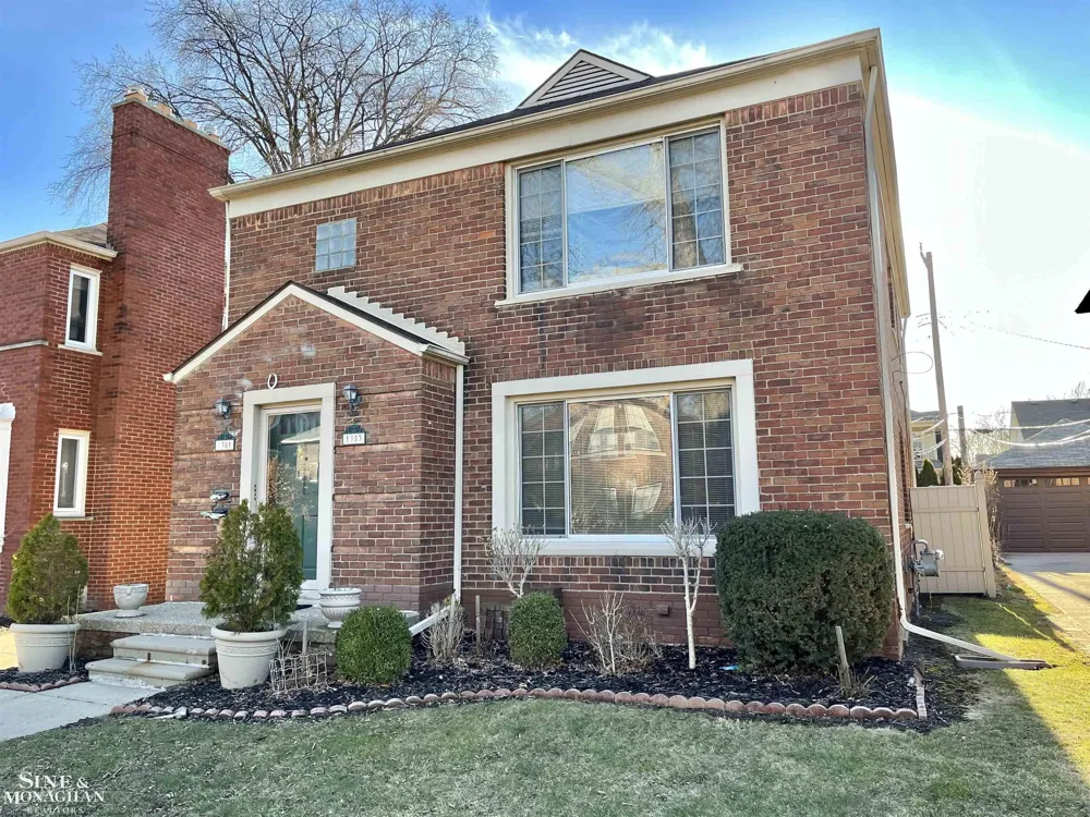 1351 Somerset Avenue Grosse Pointe Park City, MI 48230