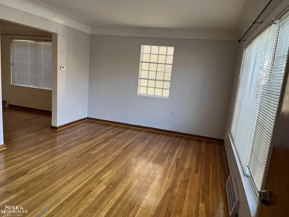 1351 Somerset Avenue Grosse Pointe Park City, MI 48230